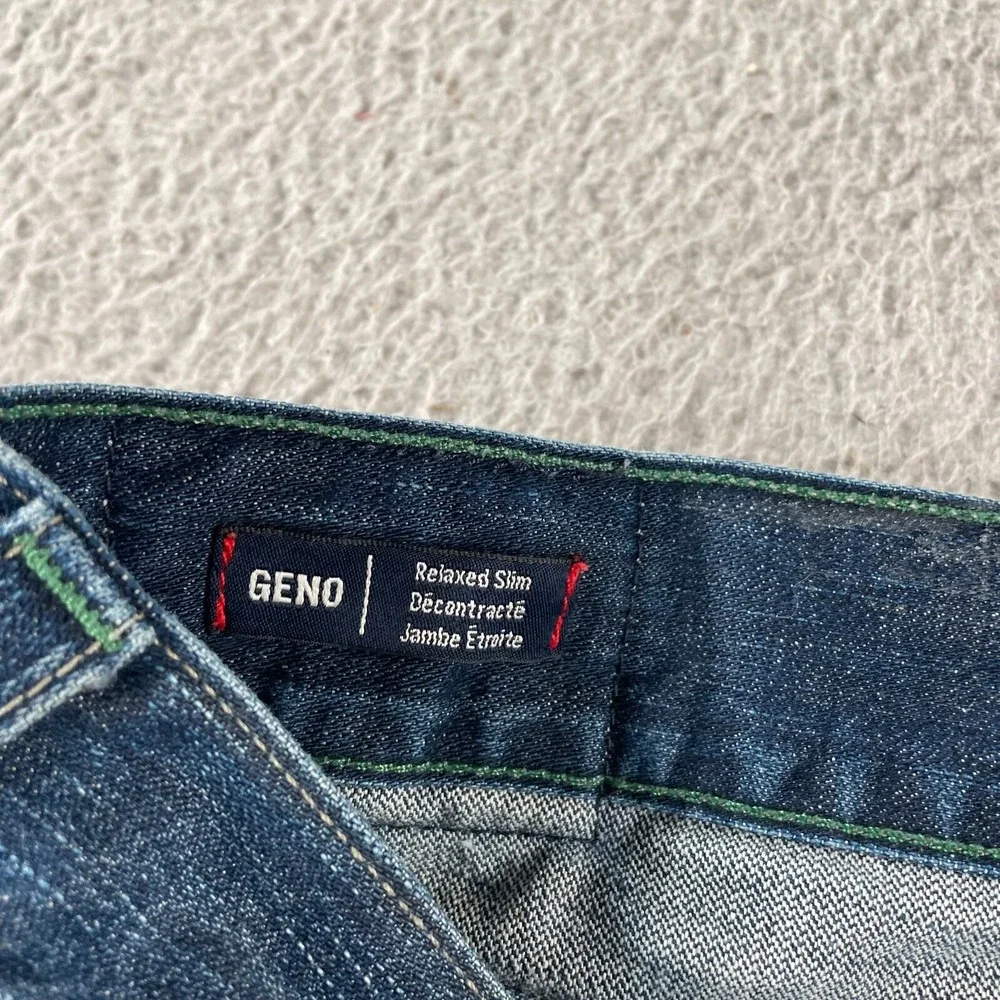 True Religion Men's Geno Flap SE Jeans Denim Blue Wash Size 34 Relax Slim Distre
